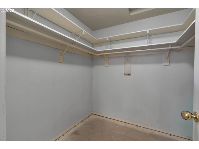 706 Sw COLONY Dr, Portland, OR 97219