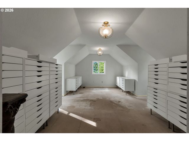 706 Sw COLONY Dr, Portland, OR 97219