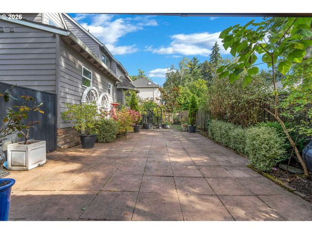 706 Sw COLONY Dr, Portland, OR 97219