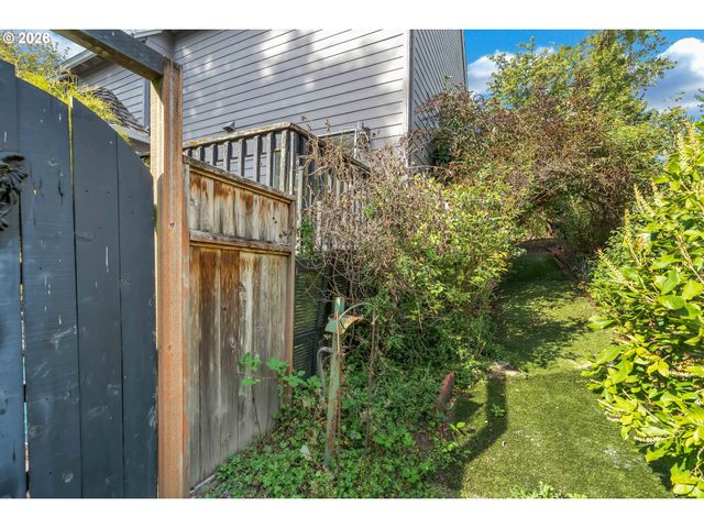 706 Sw COLONY Dr, Portland, OR 97219