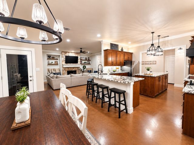 7204 Montgomery Road, Midlothian, TX 76065