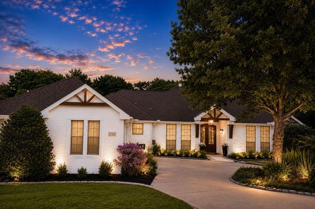 7204 Montgomery Road, Midlothian, TX 76065