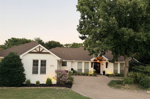 7204 Montgomery Road, Midlothian, TX 76065