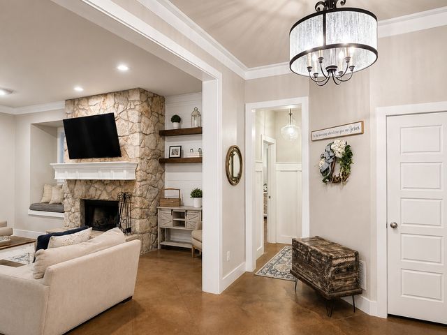 7204 Montgomery Road, Midlothian, TX 76065