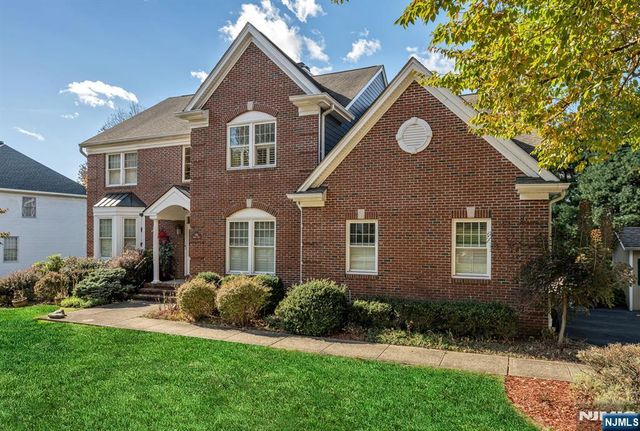 134 Arthur Court, Mahwah, NJ 07430