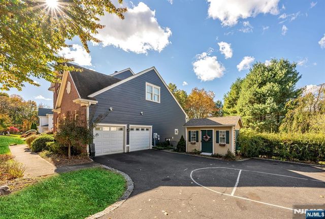 134 Arthur Court, Mahwah, NJ 07430