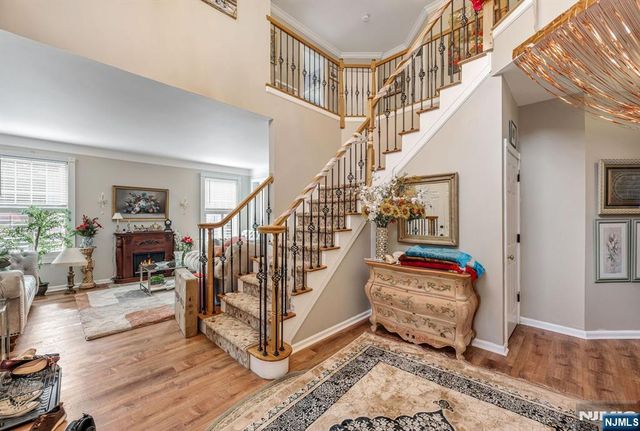 134 Arthur Court, Mahwah, NJ 07430