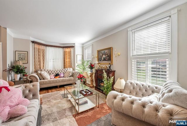 134 Arthur Court, Mahwah, NJ 07430