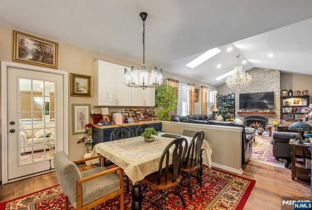 134 Arthur Court, Mahwah, NJ 07430