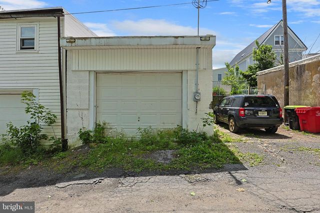 514 W RACE ST, Pottsville, PA 17901