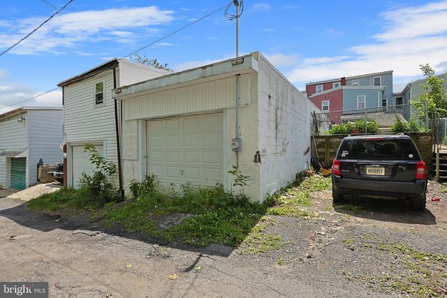 514 W RACE ST, Pottsville, PA 17901