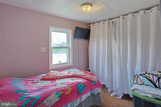 514 W RACE ST, Pottsville, PA 17901