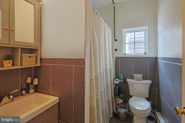 514 W RACE ST, Pottsville, PA 17901