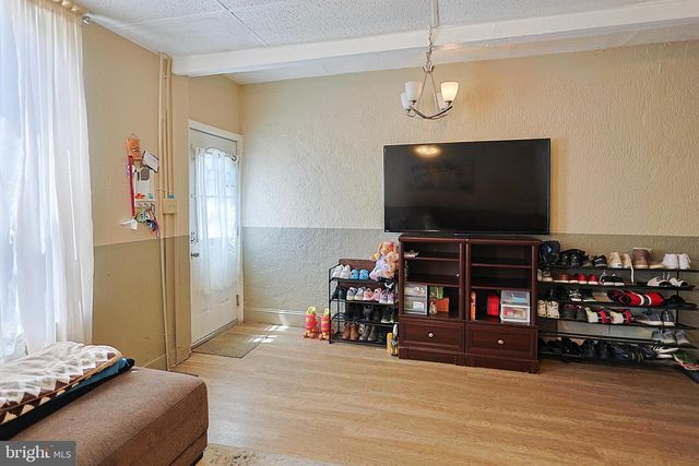 514 W RACE ST, Pottsville, PA 17901