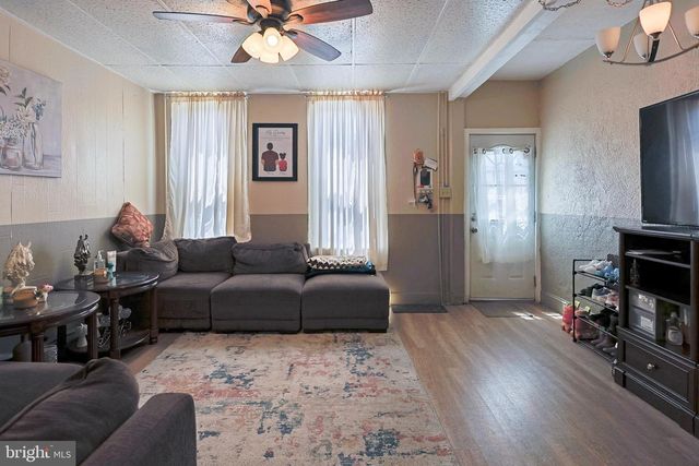 514 W RACE ST, Pottsville, PA 17901
