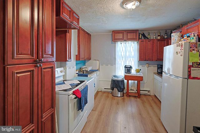 514 W RACE ST, Pottsville, PA 17901