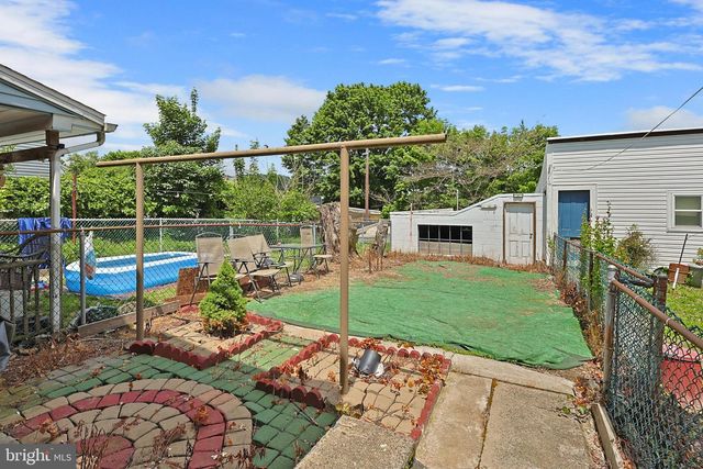 514 W RACE ST, Pottsville, PA 17901