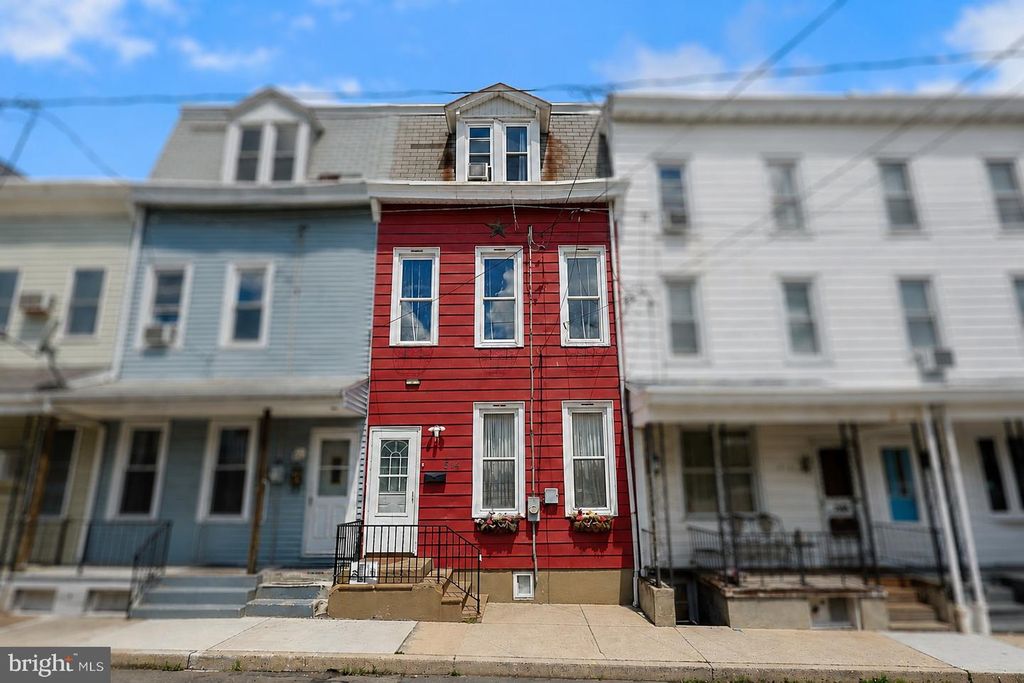 514 W RACE ST, Pottsville, PA 17901