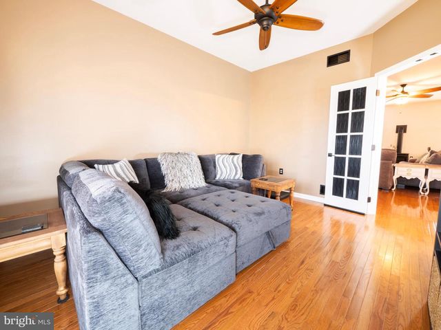 1225 BROWN RD, Martinsburg, WV 25404