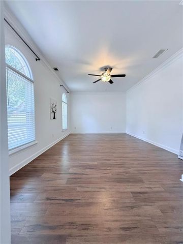 1085 Grace Hadaway Ln, Lawrenceville, GA 30043