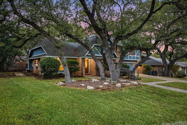 13123 HUNTERS SPRING ST, San Antonio, TX 78230