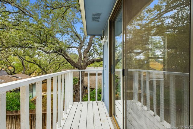 13123 HUNTERS SPRING ST, San Antonio, TX 78230