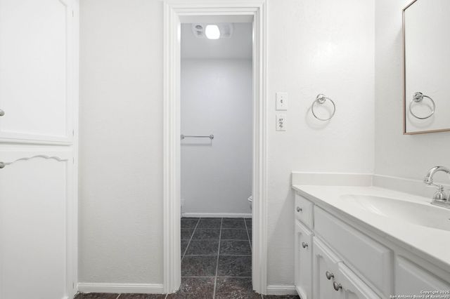 13123 HUNTERS SPRING ST, San Antonio, TX 78230