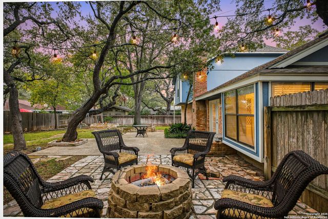 13123 HUNTERS SPRING ST, San Antonio, TX 78230