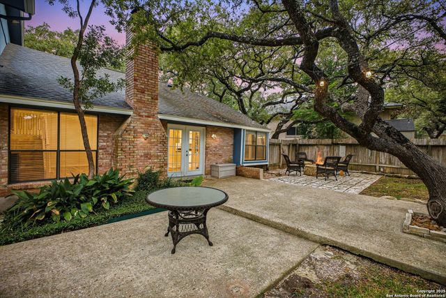 13123 HUNTERS SPRING ST, San Antonio, TX 78230