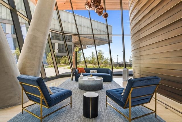 300 Pier 4 Blvd 5N, Boston, MA 02110