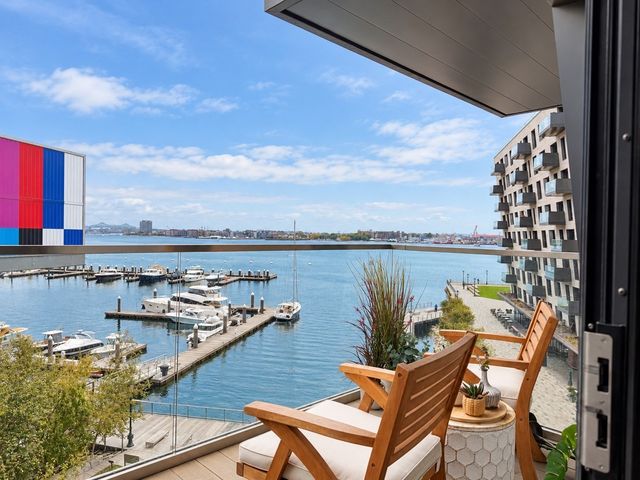 300 Pier 4 Blvd 5N, Boston, MA 02110