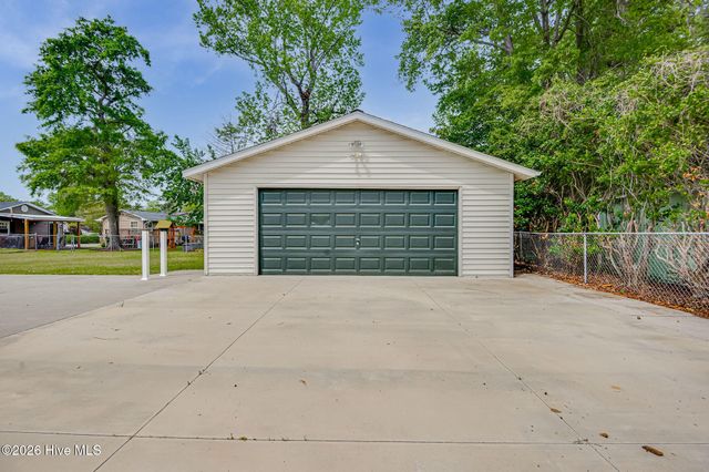 405 Seminole Trail, Jacksonville, NC 28540