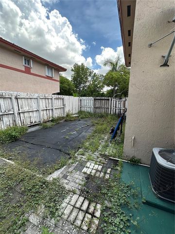 920 NW 78th Ave 9B, Miami, FL 33126