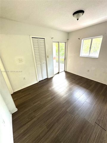 920 NW 78th Ave 9B, Miami, FL 33126