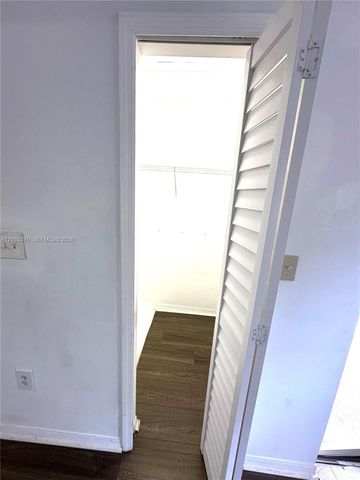 920 NW 78th Ave 9B, Miami, FL 33126