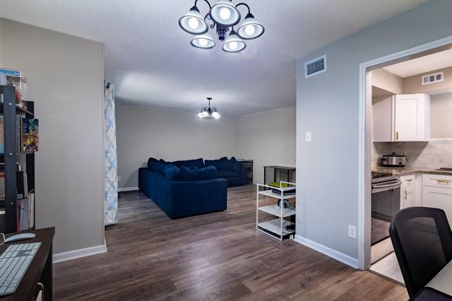 7900 Westheimer Road 216, Houston, TX 77063