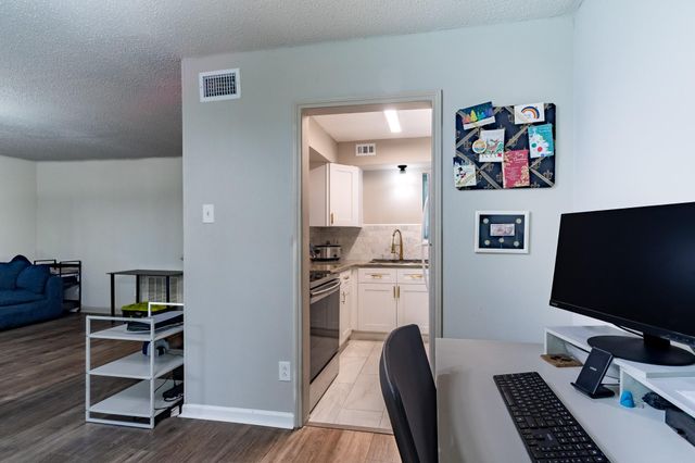 7900 Westheimer Road 216, Houston, TX 77063
