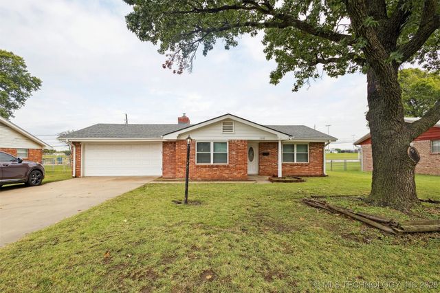 5610 Baylor Drive, Bartlesville, OK 74006