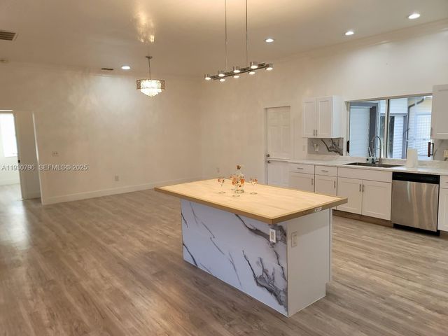 7820 Rich RD, Fort Myers, FL 33917