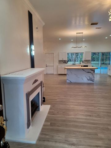 7820 Rich RD, Fort Myers, FL 33917