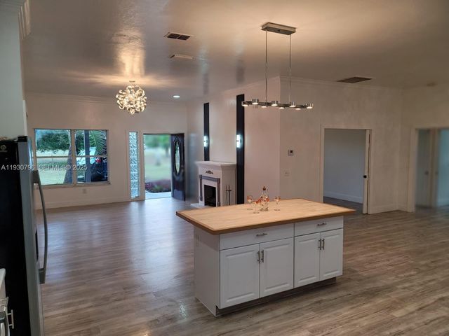 7820 Rich RD, Fort Myers, FL 33917