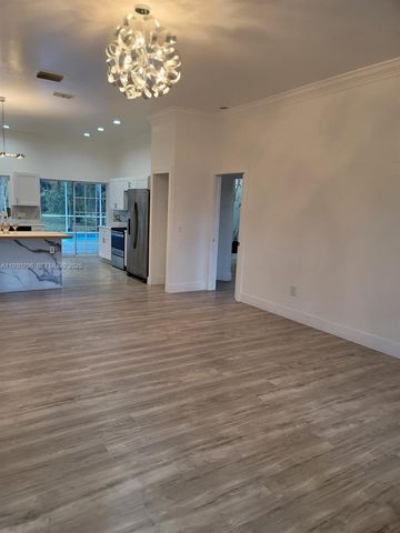 7820 Rich RD, Fort Myers, FL 33917