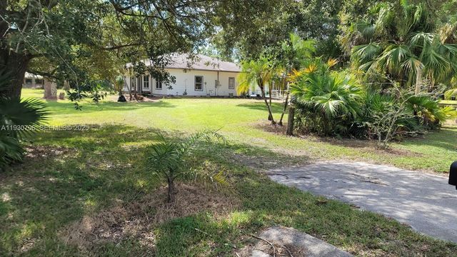 7820 Rich RD, Fort Myers, FL 33917