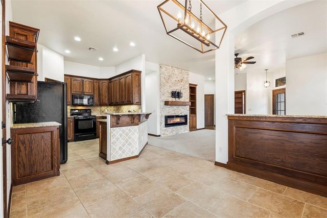 3001 Prairie Field Lane, Moore, OK 73160