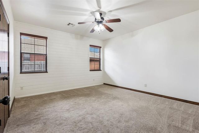 3001 Prairie Field Lane, Moore, OK 73160