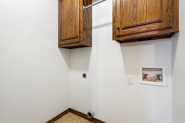 3001 Prairie Field Lane, Moore, OK 73160