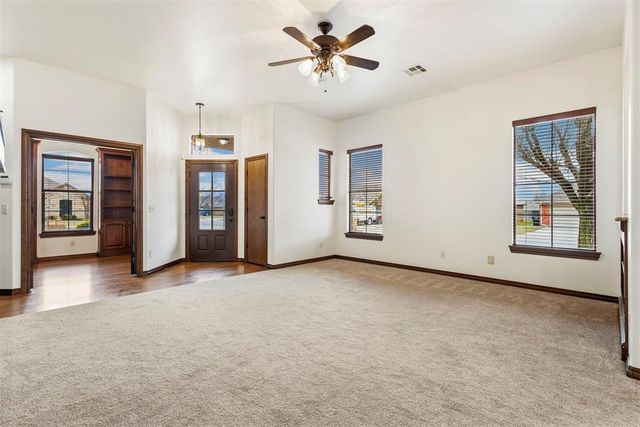 3001 Prairie Field Lane, Moore, OK 73160