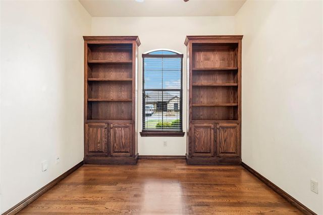 3001 Prairie Field Lane, Moore, OK 73160