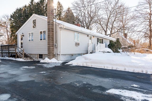 11 Lamson Lane, Hampton, NH 03842