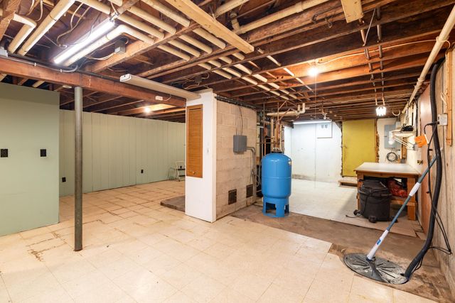 11 Lamson Lane, Hampton, NH 03842